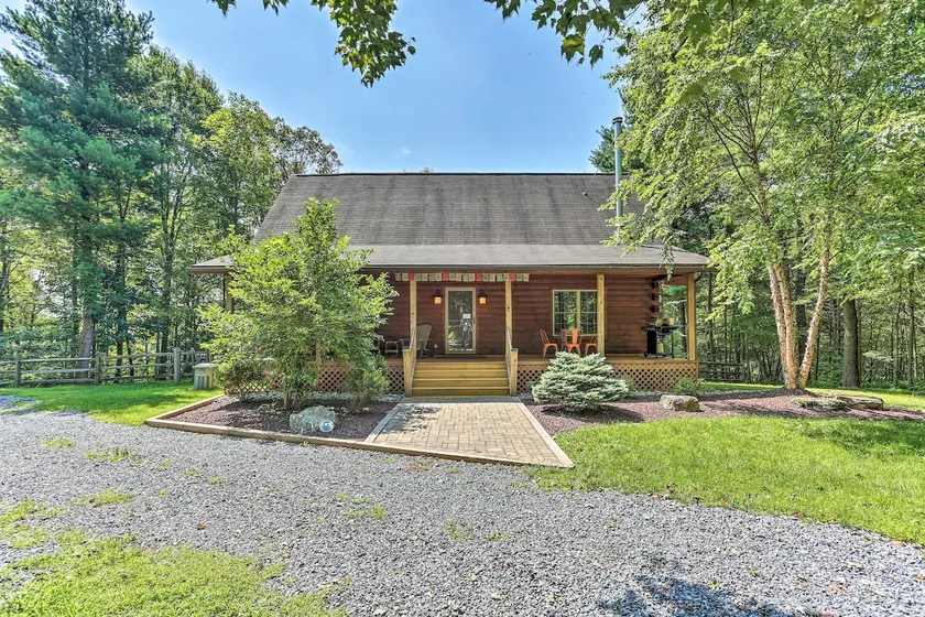 Palmerton Cabin w/ Game Room ~ 5 Mi to Blue Mtn - Image 1
