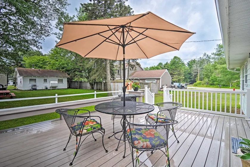 NOVO! Lake Huron House w / Grill + acesso à praia! - Image 1