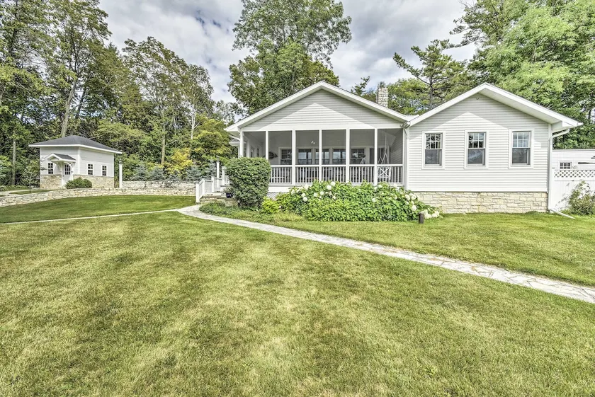 Ephraim Home w/ Yard - Walk to Lake Michigan! - Image 1