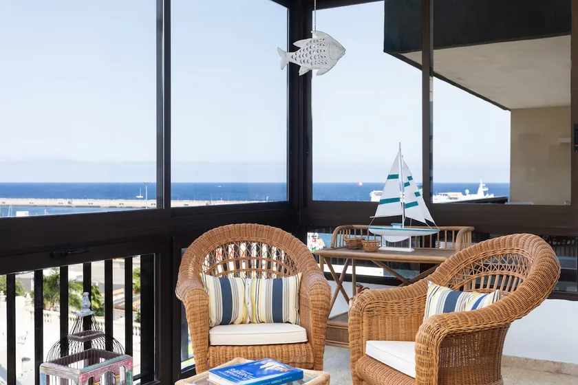Frontline Santa Cruz with sea view - Image 1