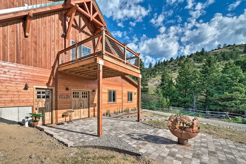 NY! Brugerdefineret Livingston Apt. m / balkon + Mtn. visninger - Image 1