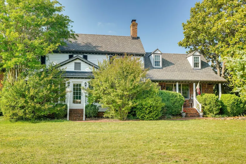 Terre Haute Manor Farmhouse w/ Gardens & Deck! - Image 1