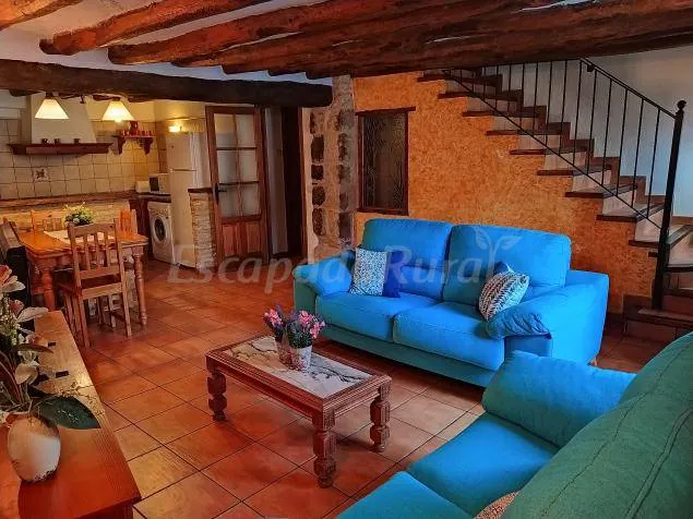 Family-friendly wonderful cottage with garden, terrace & BBQ | River view | Pets allowed - Image 1
