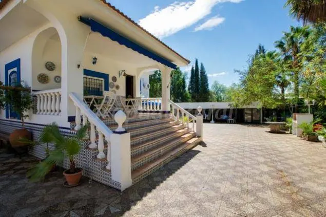 Kinderfreundliches Landhaus mit Pool, Grill und Garten | Flussblick | Haustierfreundlich - Image 1