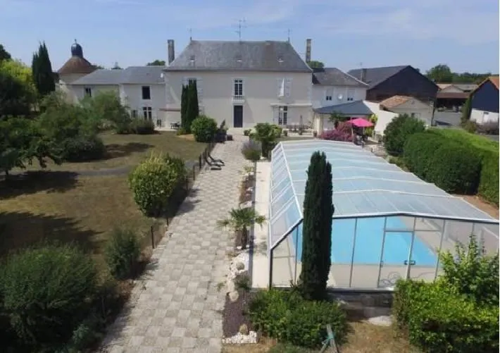 Family-friendly spacious B&B with pool, barbeque & garden | Sea view - Image 1