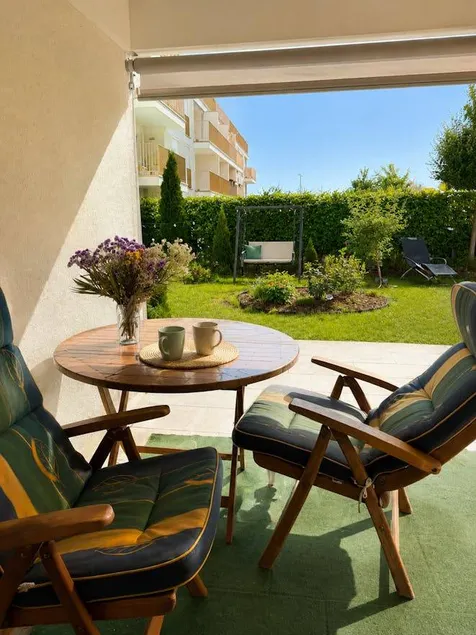 Holiday apartment with terrace - Image 1