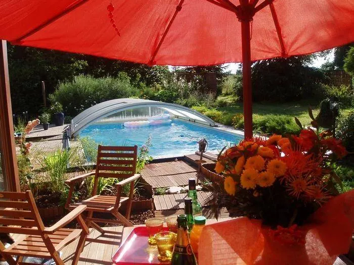 Kinderfreundliches gemütliches Ferienhaus mit privatem Pool, Grill und Sauna | Gartenblick - Image 1