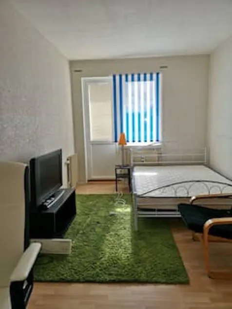 Beautiful dedicated room - Image 1
