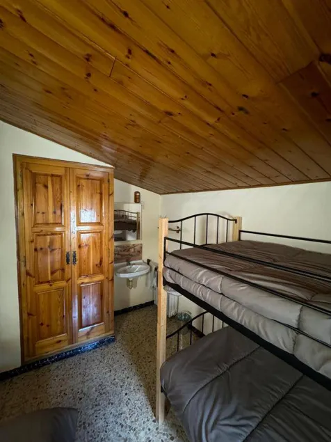 Hostal L'esquella - Image 1