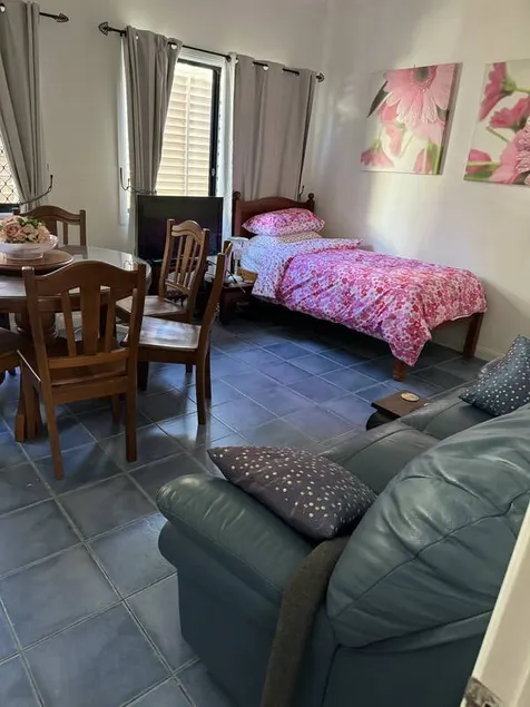 Chambre chez l'habitant avec jardin et terrasse - Image 1