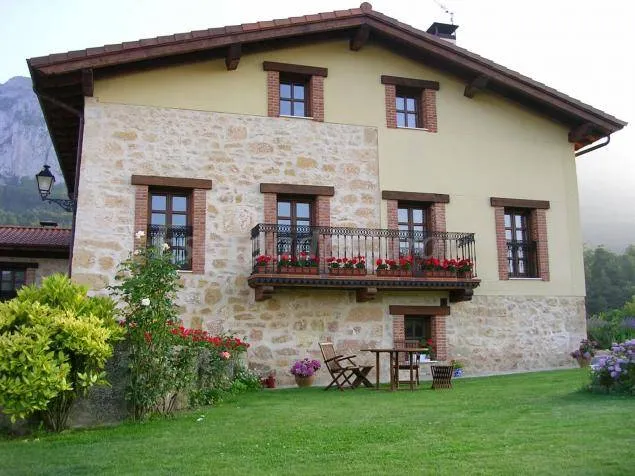 Landhaus mit Grill, Garten und Pool | Flussblick - Image 1