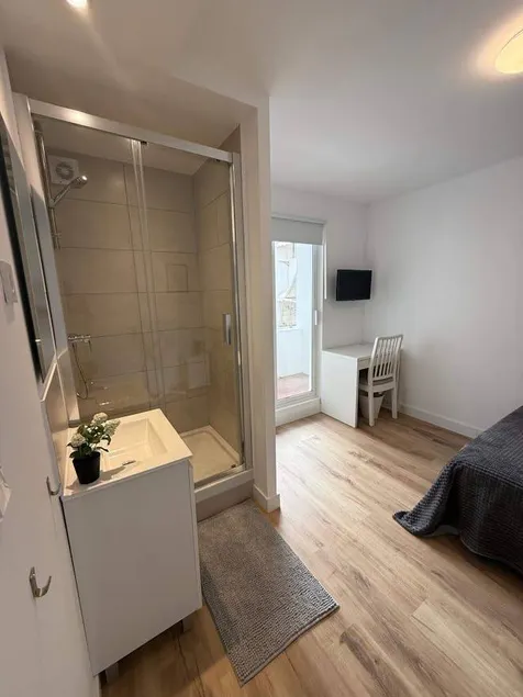 Private room with terrace - Image 1