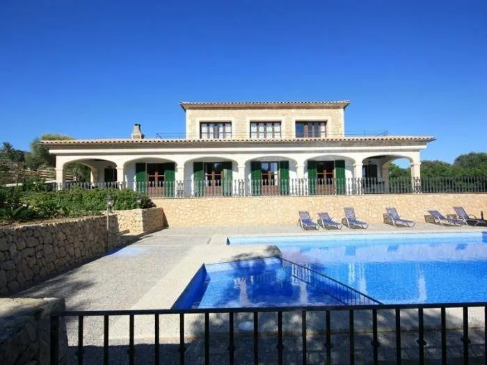 Children-friendly villa with terrace, garden & barbeque | Mountain view | Suitable for remote work - Image 1