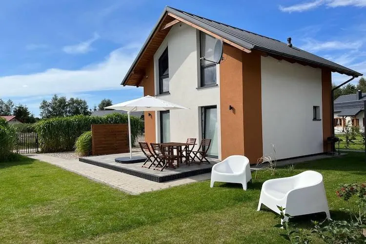 Holiday home with terrace, large garden - Image 1