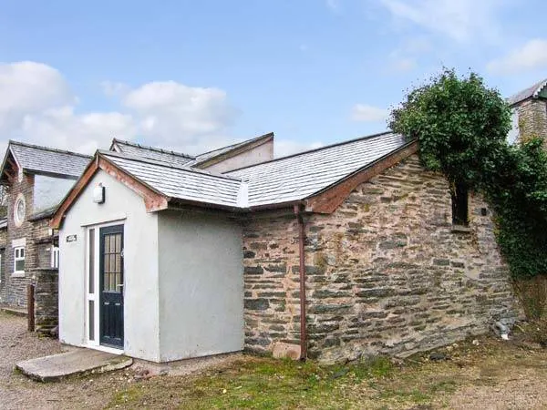 Cottage with garden - Image 1