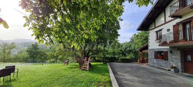 Family-friendly beautiful cottage with garden | Garden view - Image 1