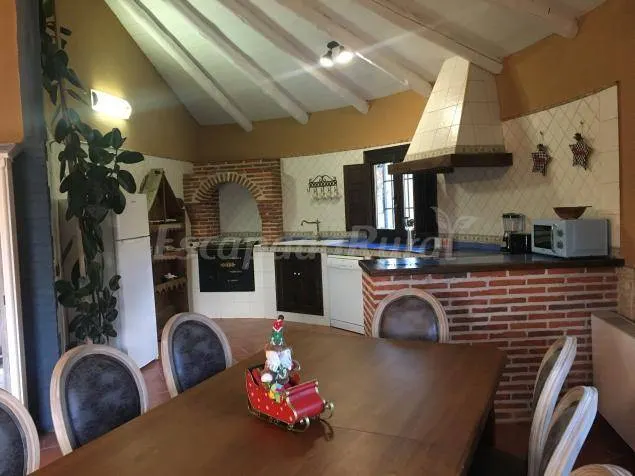 Charming cottage with terrace, barbecue & pool | Nature view | Pets are welcome - Image 1