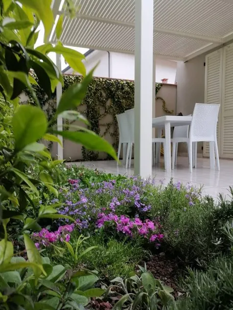 Appartement adapté aux familles avec jardin et terrasse - Image 1