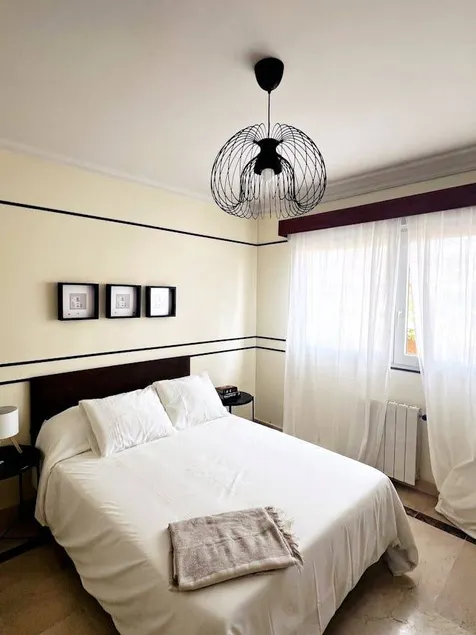 Spacieuse chambre privée avec jardin - Image 1