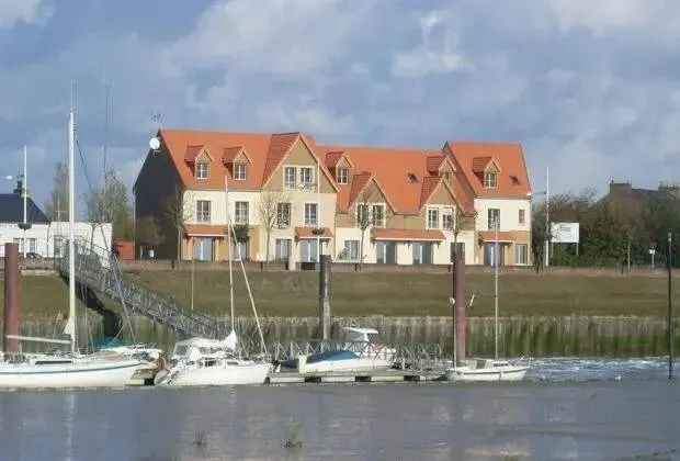 Fully equipped ample holiday home with pool, barbecue & sauna | Sea view | Pets are welcome - Image 1