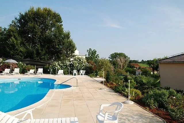 Apartment mit Terrasse, Pool und Grill - Image 1