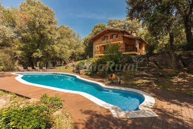 Nice cottage with barbecue, pool & garden | Garden view | Pet-friendly - Image 1