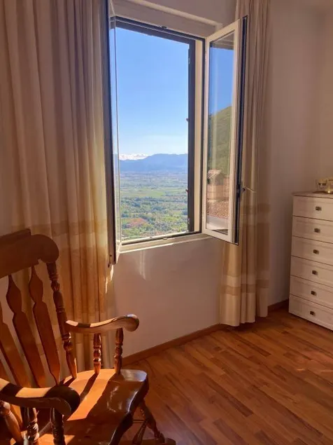 Apartamento vacacional con terraza y jardín - Image 1