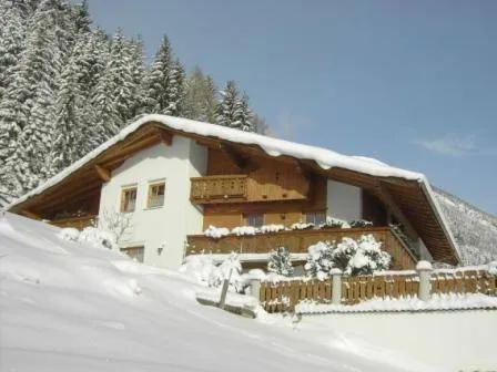 Apartment with garden, barbeque & terrace | Mountain view - Image 1