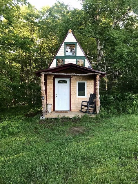 Charming Nova Scotia Cabin for Outdoor Adventure near Victoria Beach, Canada - Image 1
