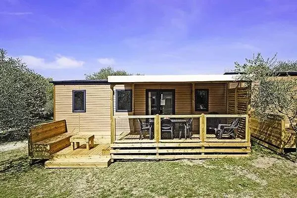 Mobile home with barbecue & garden | Beach nearby | Pet-friendly - Image 1
