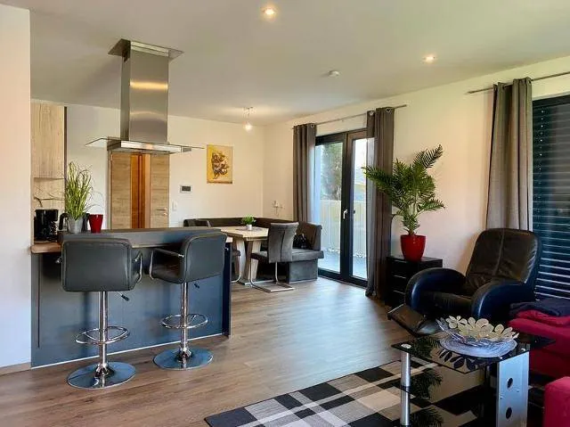 Nice flat with garden & terrace - Image 1