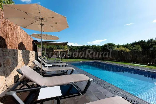 Cottage with pool, garden & terrace | Mountain view | Pet-friendly - Image 1