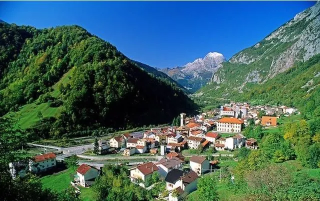 Holiday apartment | River view - Image 1