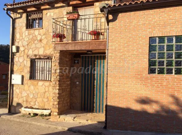 Cottage with barbeque & terrace | Mountain view - Image 1