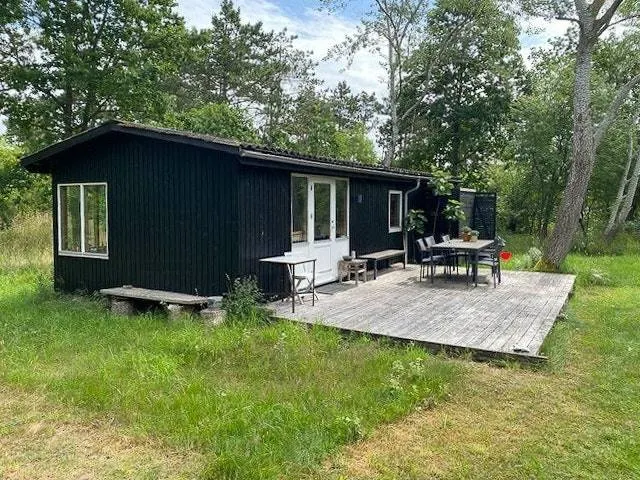 Child-friendly house with terrace & garden - Image 1