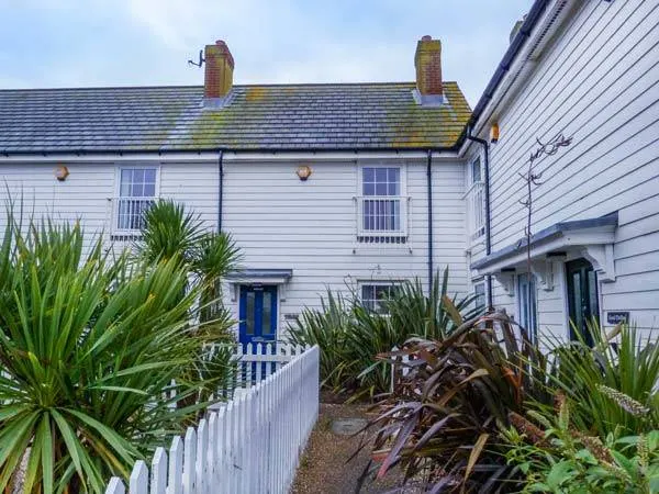 Family-friendly cottage with garden | Close to the beach | Pets allowed - Image 1