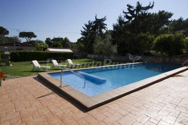 Agréable cottage avec piscine, barbecue et terrasse | Vue jardin | Avec animaux bienvenus - Image 1