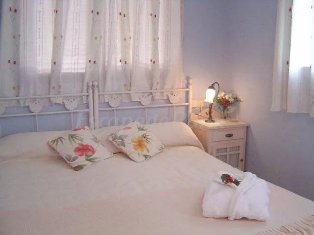 Family-friendly cottage with terrace, pool & hot tub | Nature view | Pets allowed - Image 1