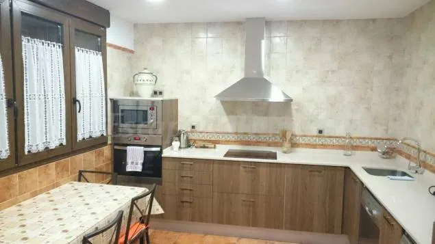 Cottage with 4 bedrooms for 10 persons - Image 1