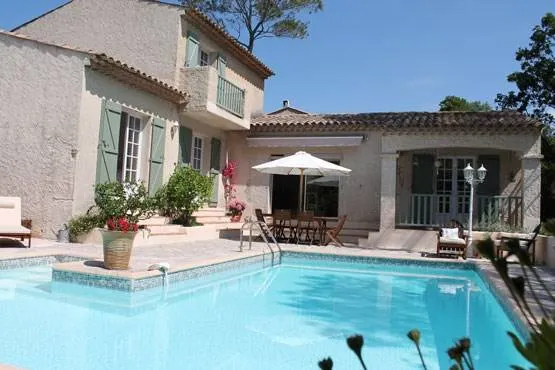 Fully equipped villa with garden, barbecue & private pool | Golf view - Image 1