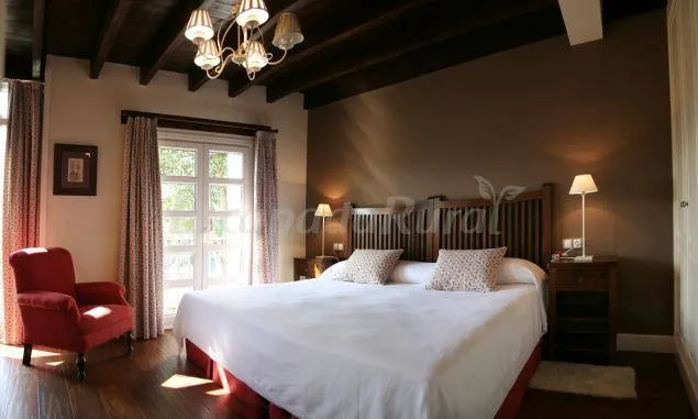 Cottage with garden | River view - Image 1