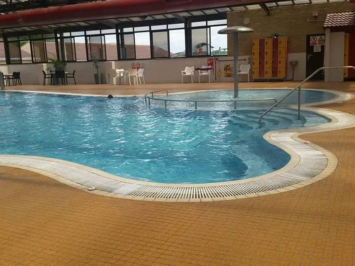 Chalet avec piscine et jardin | Vue plage - Image 1