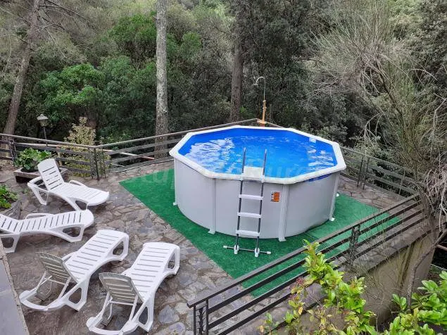 Cottage with pool, garden & terrace | Lake view - Image 1
