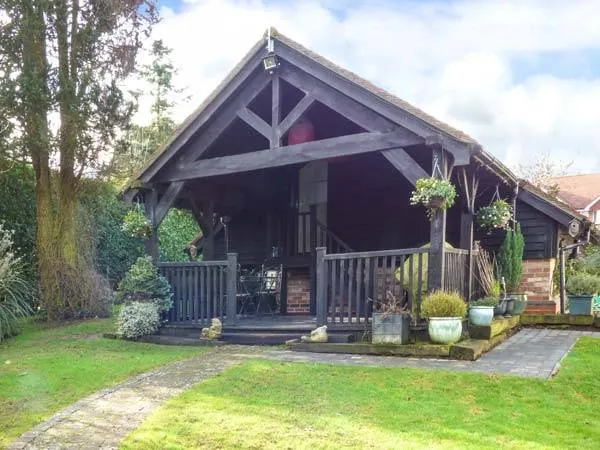 Cottage with garden & terrace - Image 1