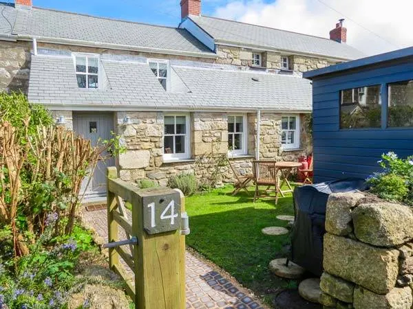 Family-oriented nice cottage with garden & terrace | Pets are welcome - Image 1