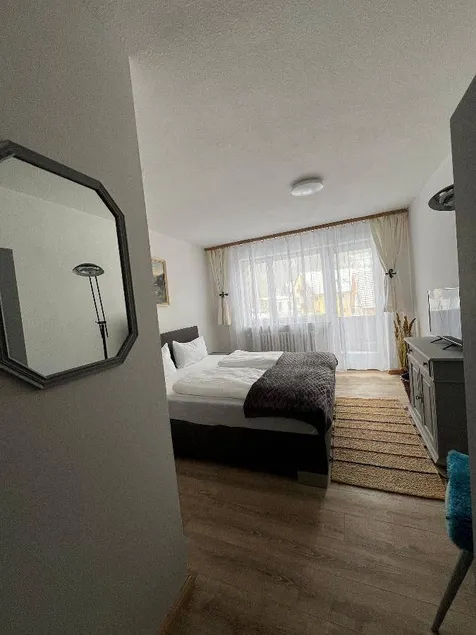 Dedicated room with terrace - Image 1
