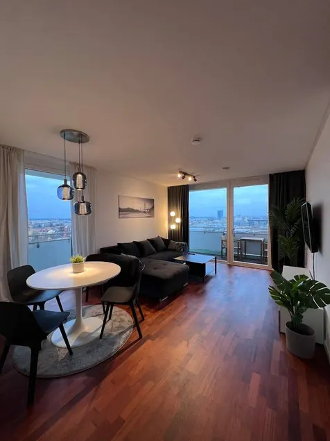 Flat with terrace - Image 1