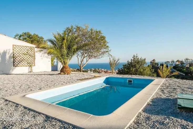 Apartamento vacacional con terraza, barbacoa y jardín | Vistas a la playa - Image 1