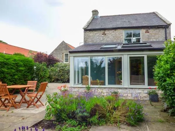 Child-friendly beautiful cottage with garden & barbecue | Pets are welcome - Image 1
