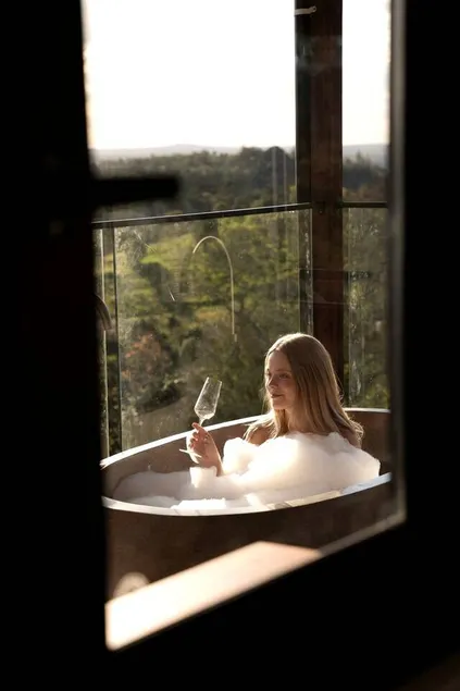 Enchanting Cabin with Outdoor Bathtub, Fire Pit, and Views of Coomba Valley, Perfect for a Romantic Weekend Getaway - Image 1